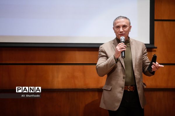 مراسم تجلیل از مربیان برتر سال در سازمان محیط زیست