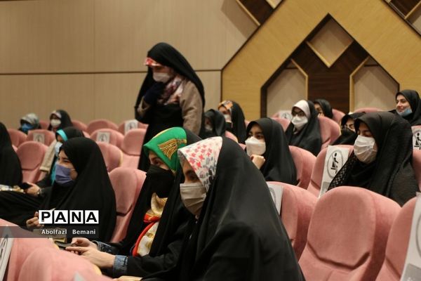 آیین رونمایی از یادمان شهدای گمنام دانشگاه علوم پزشکی قم