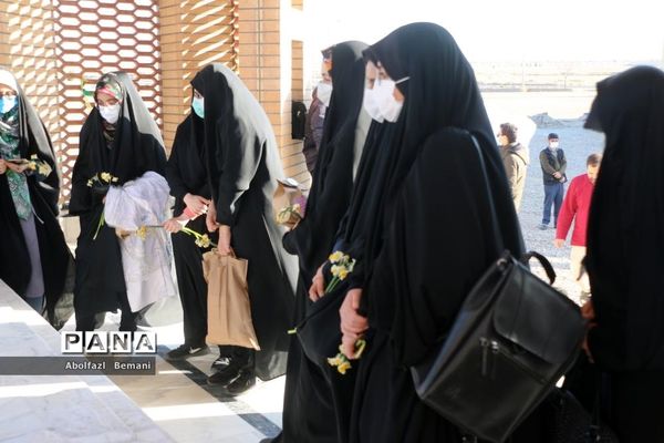 آیین رونمایی از یادمان شهدای گمنام دانشگاه علوم پزشکی قم