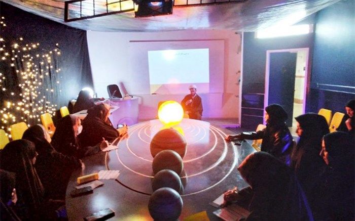 اجرای برنامه «آسمان پنجم» در هنرستان صباری قم