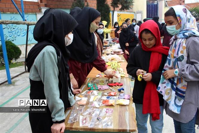 بازارچه مواد غذایی و دستسازهها در گلوگاه