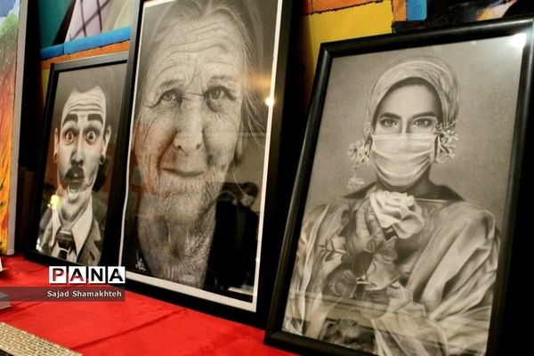 افتتاح نمایشگاه آثار هنری دانش‌آموزان و معلمان ناحیه چهار اهواز