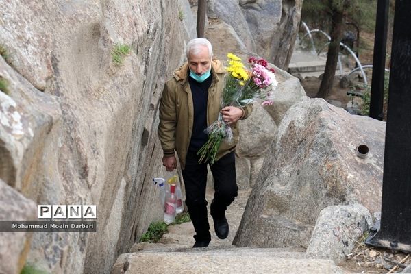 غبارروبی شهدای گمنام در هفته امور تربیتی ناحیه 3 مشهد