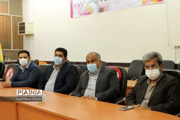 تقدیر از روسا و کارشناسان حوزه ستادی معاونت پرورشی و فرهنگی خوزستان