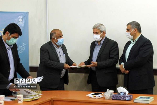 تقدیر از روسا و کارشناسان حوزه ستادی معاونت پرورشی و فرهنگی خوزستان