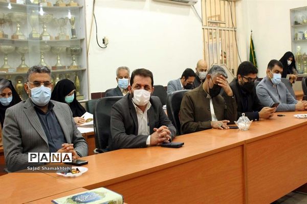 تقدیر از روسا و کارشناسان حوزه ستادی معاونت پرورشی و فرهنگی خوزستان