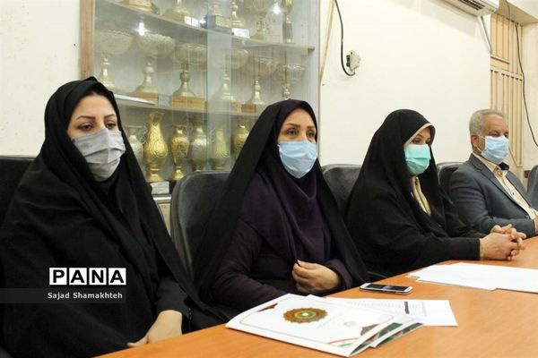 تقدیر از روسا و کارشناسان حوزه ستادی معاونت پرورشی و فرهنگی خوزستان