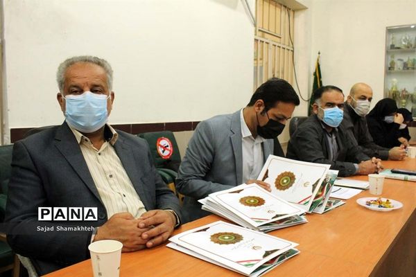 تقدیر از روسا و کارشناسان حوزه ستادی معاونت پرورشی و فرهنگی خوزستان
