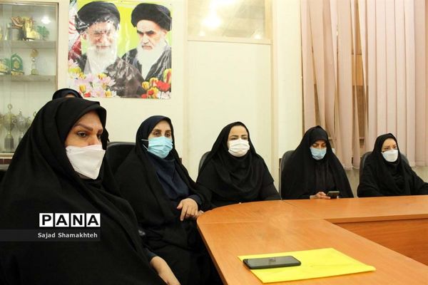 تقدیر از روسا و کارشناسان حوزه ستادی معاونت پرورشی و فرهنگی خوزستان
