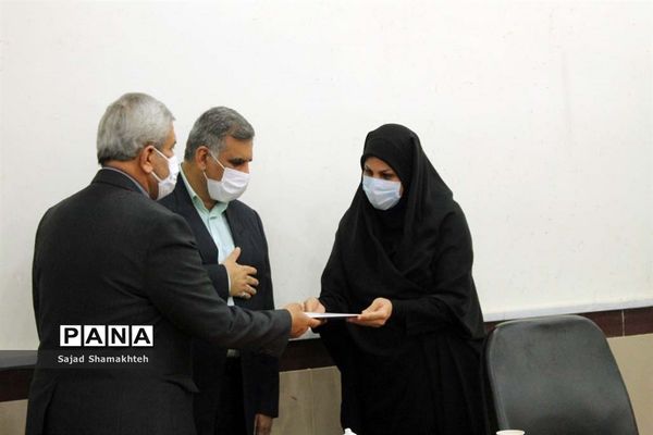 تقدیر از روسا و کارشناسان حوزه ستادی معاونت پرورشی و فرهنگی خوزستان