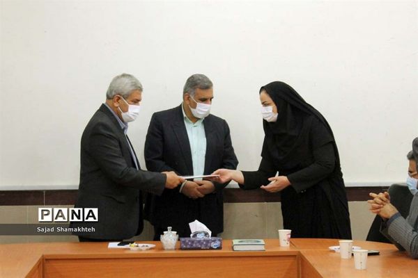 تقدیر از روسا و کارشناسان حوزه ستادی معاونت پرورشی و فرهنگی خوزستان