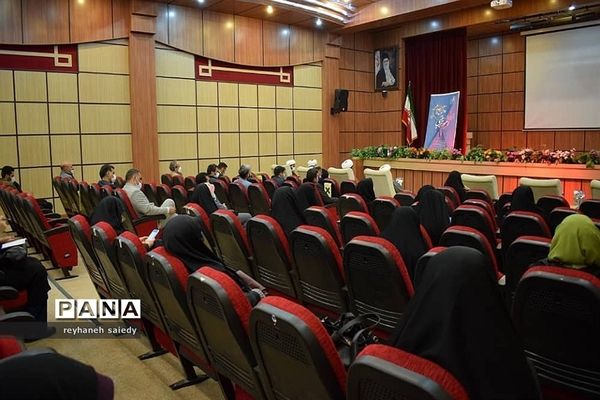 برگزاری همایش تجلیل از معاونان، مربیان و مشاوران مدارس شهرستان دماوند