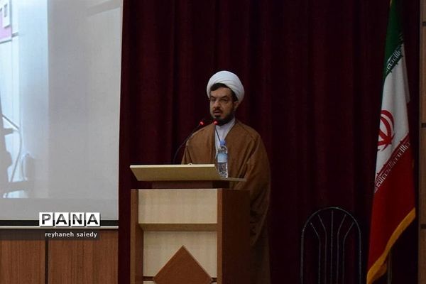 برگزاری همایش تجلیل از معاونان، مربیان و مشاوران مدارس شهرستان دماوند