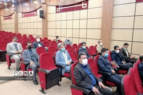 برگزاری همایش تجلیل از معاونان، مربیان و مشاوران مدارس شهرستان دماوند