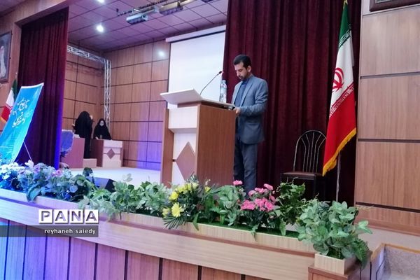 برگزاری همایش تجلیل از معاونان، مربیان و مشاوران مدارس شهرستان دماوند