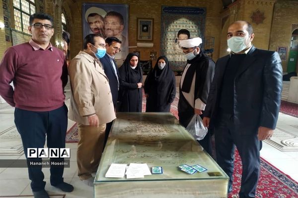 تجدید میثاق کارکنان حوزه معاونت پرورشی وتربیت بدنی شهریار با آرمان‌های امام راحل(ره)