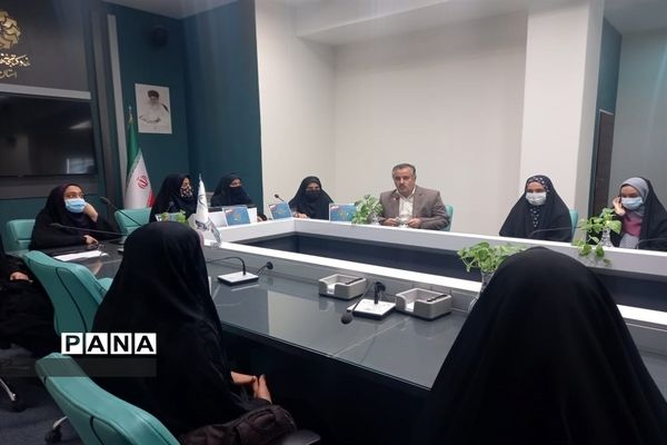 برگزاری دومین نشست مجلس دانش آموزی دختران ناحیه 2  یزد