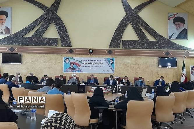 دیدار صمیمی وزیر آموزش وپرورش با جمعی از تشکل های دانش آموزی آبادان