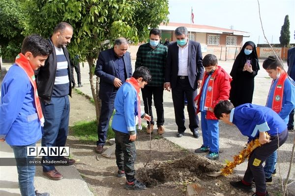 جشن نیکوکاری در مدارس گلوگاه