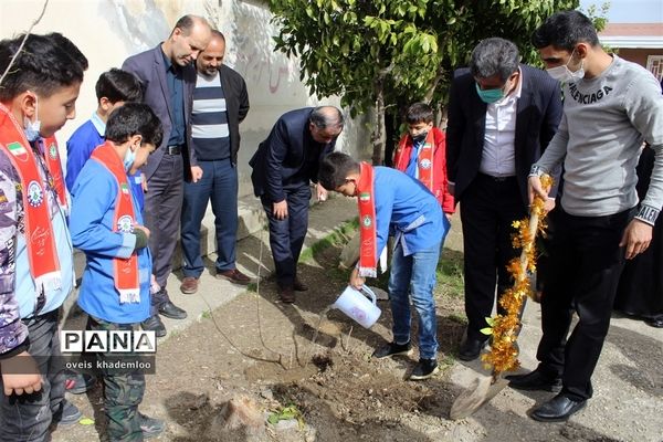 جشن نیکوکاری در مدارس گلوگاه