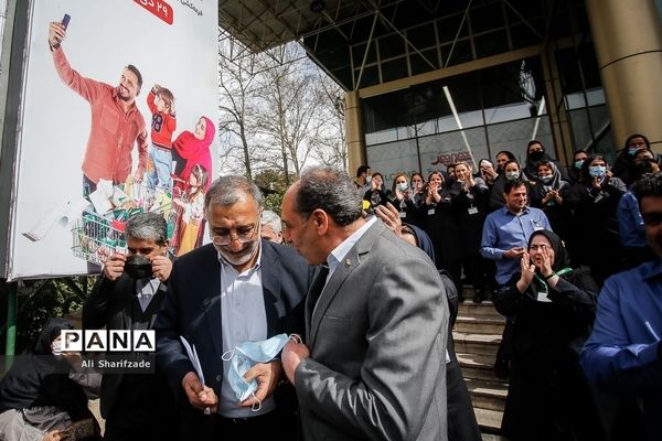 بازدید شهردار تهران از بازار میوه و تره بار قزل قلعه