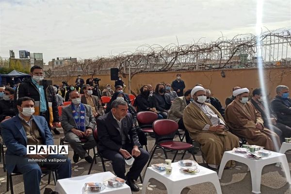 مراسم نمادین استانی روزجشن نیکوکاری در دبیرستان برگزیدگان ناحیه یک قزوین