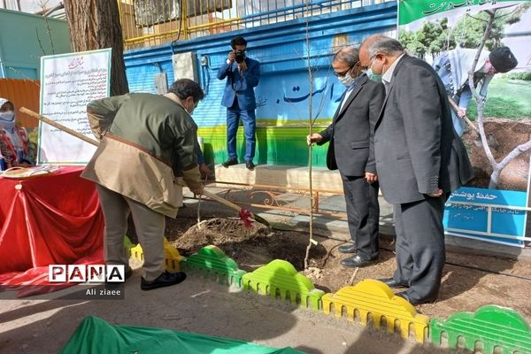 مراسم روز درختکاری در ناحیه ۲ مشهد