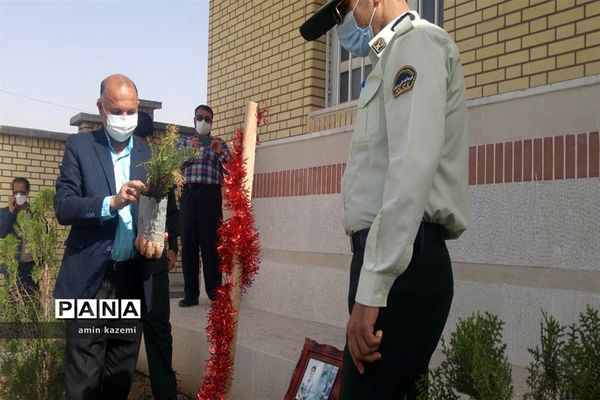 کاشت نهال به یاد سردار شهید حاج قاسم سلیمانی در آموزشگاه دارابگرد