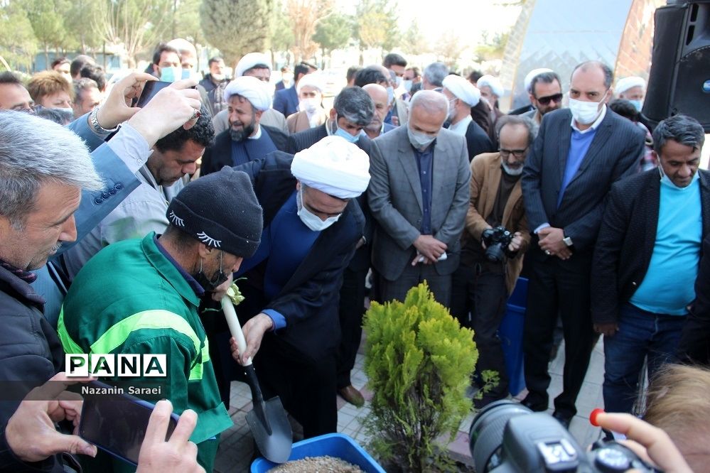 مراسم رویش لاله‌ها درشهرستان اسلامشهر