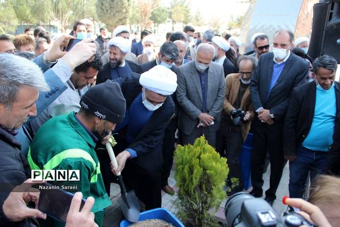 مراسم رویش لالهها درشهرستان اسلامشهر