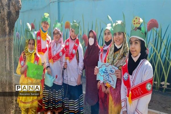 مراسم رویش لاله‌ها درشهرستان اسلامشهر