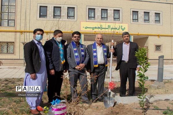 برگزاری پویش جشن تولد زمین در مجتمع آموزشی و فرهنگی حیات طیبه زاهدان