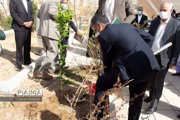 برگزاری پویش جشن تولد زمین در مجتمع آموزشی و فرهنگی حیات طیبه زاهدان