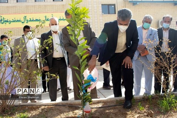 برگزاری پویش جشن تولد زمین در مجتمع آموزشی و فرهنگی حیات طیبه زاهدان