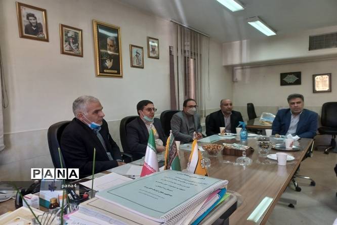 دیدار با رئیس بسیج آموزش و پرورش منطقه 4 به مناسبت روز پاسدار