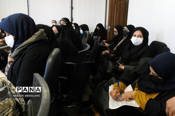 برگزاری جلسه توجیهی مدیران مدارس منطقه فشافویه