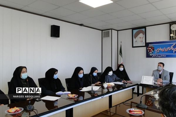 برگزاری جلسه توجیهی مدیران مدارس منطقه فشافویه