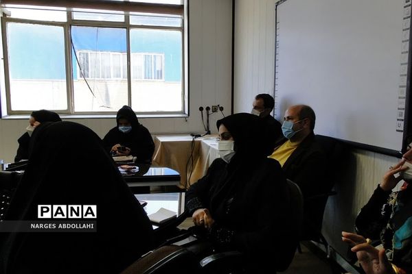 برگزاری جلسه توجیهی مدیران مدارس منطقه فشافویه