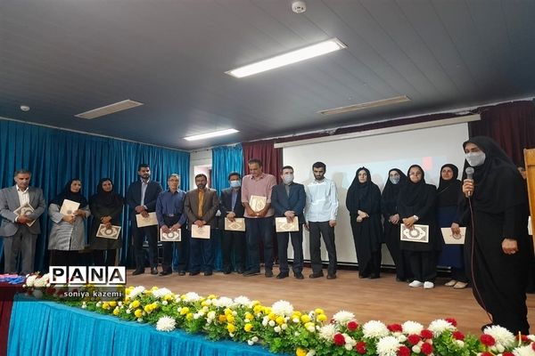 تقدیر از دانش‌آموزان برگزیده کشوری یاریگران زندگی در مازندران