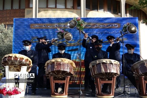 اجتماع بزرگ من امام رضایی‌ام توسط دانش‌آموزان منطقه ۱۱