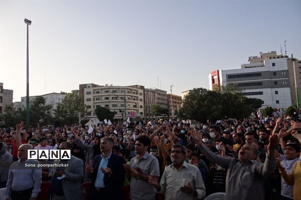 اجتماع بزرگ من امام رضایی‌ام توسط دانش‌آموزان منطقه ۱۱