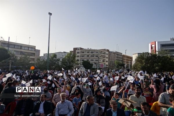 اجتماع بزرگ من امام رضایی‌ام توسط دانش‌آموزان منطقه ۱۱