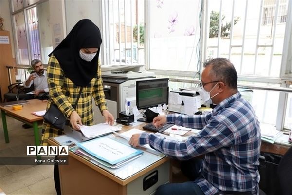 بازدید مدیرکل آموزش ‌و پرورش از روند ثبت‌نام مدارس گرگان