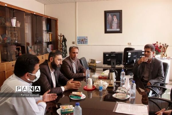 بازدید سرزده رئیس مرکز سنجش و پایش کیفیت آموزشی وزارت آموزش و پرورش از حوزه‌های امتحانات نهایی منطقه ۱۳