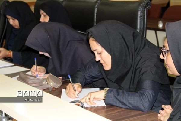 جلسه هم‌اندیشی با فرزندان شاهد فرهنگی