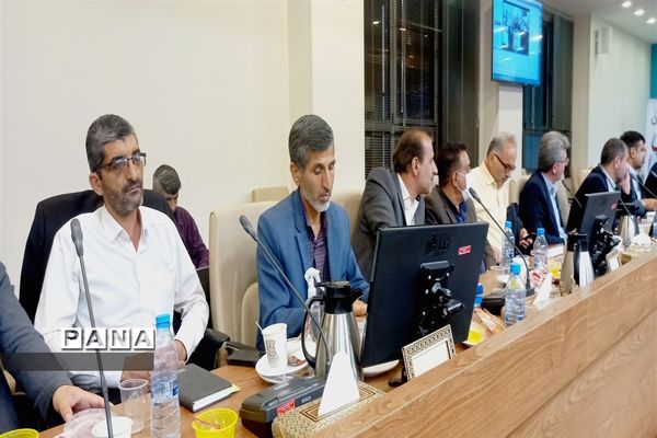 برگزاری جلسه شورای معاونان و رؤسای نواحی و مناطق اصفهان با نمایندگان وزارت آموزش و پرورش