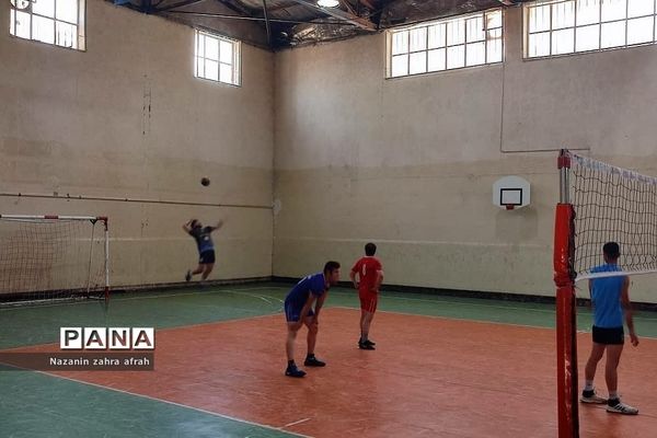 برگزاری مسابقات والیبال فرهنگیان در رودهن