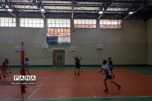 برگزاری مسابقات والیبال فرهنگیان در رودهن