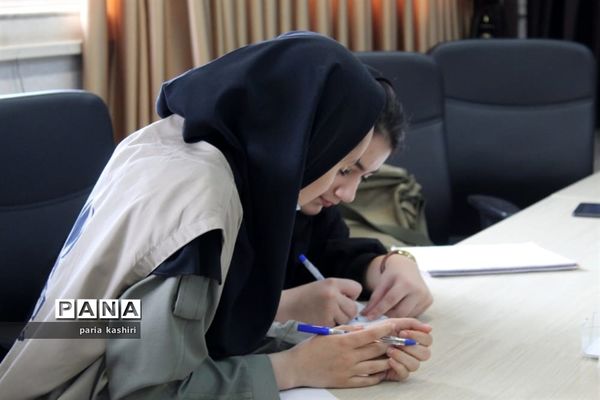 دیدار اعضای سازمان دانش‌آموزی ناحیه یک ساری با مدیر آموزش و پرورش
