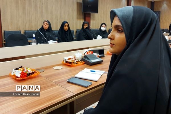 مراسم قرعه‌کشی مشهد مقدس ویژه حائزین رتبه مسابقات قرآنی در بهارستان‌دو